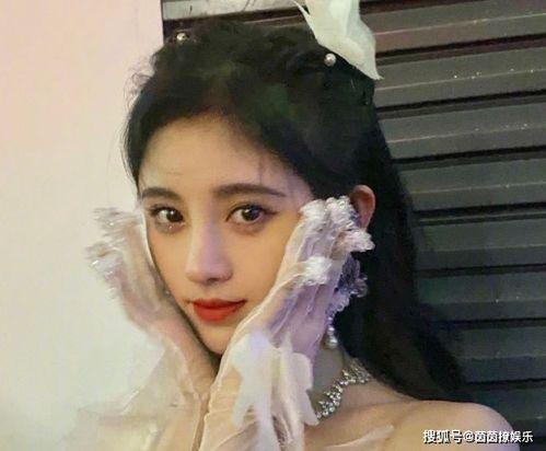 吃瓜娱乐圈鞠婧祎是谁,娱乐圈的“吃瓜群众”与流量担当